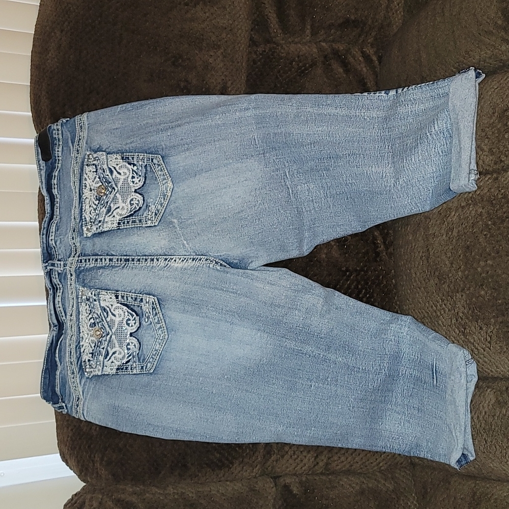 Jeans - Picture 2 of 3